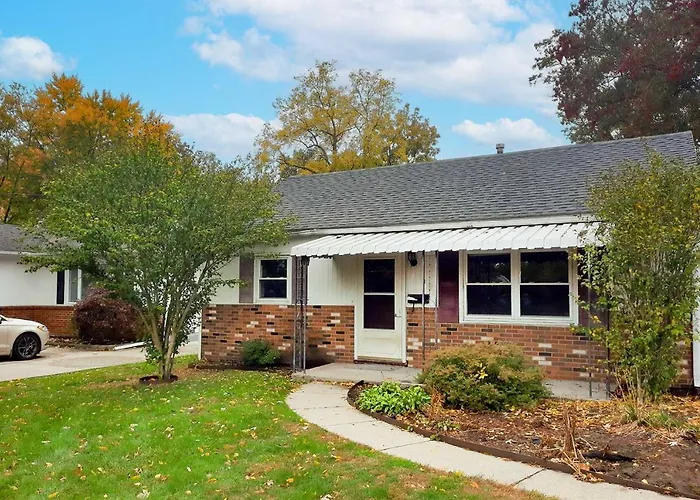 8 Mi To Lake Eerie & Dtwn Toledo! Peaceful Cottage