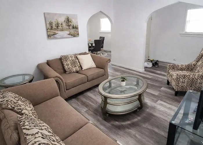 Cozy 2Br Home Near Toledo Hospital